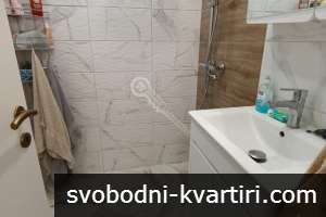 Тристаен южен апартамент в близост до МОЛ