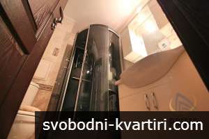 Център тристаен апартамент обзаведен #1744626407