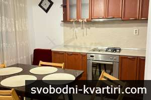 Дава се под наем четиристаен апартамент в Колхозен Пазар!