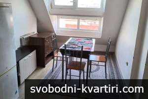 Тристаен апартамент под наем в центъра на София