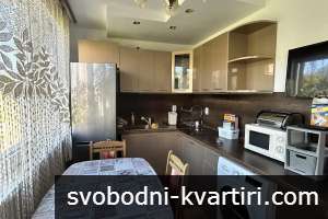 Тристаен в център с паркомясто в цената Тристаен в център с паркомясто в цената
