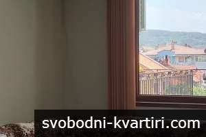 Тристаен обзаведен апартамент с южна тераса