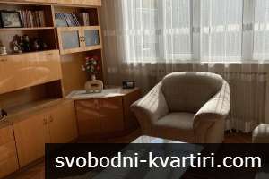 Тристаен до парк Дружба