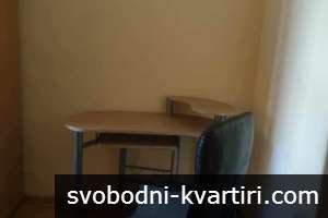 Давам под наем четиристаен апартамент в центъра  на гр.Пловдив