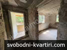 Къща с нов покрив в Горна Оряховица Къща с нов покрив в Горна Оряховица