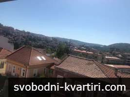 Панорамен тристаен топ център