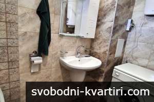 Център тристаен апартамент обзаведен #1750142898