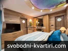 Луксозен двустаен апартамент с 2 бани и паркомясто в супер център