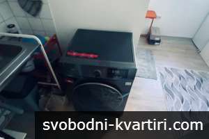 Даваме под наем едностаен апартамент в центъра на Пловдив.