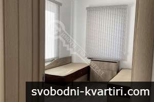Четиристаен апартамент под наем в центъра