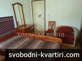 Двустаен в Широк Център
