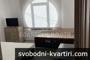 Етаж от къща с двор в близост до Центъра