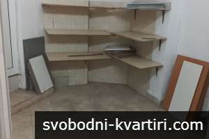 Търговско помещение с два входа и трифазен ток