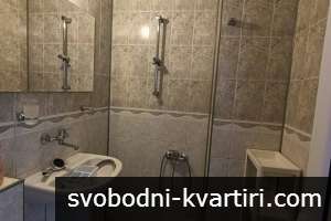 Даваме под наем тристаен апартамент в центъра на Пловдив