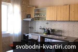Дава се под наем тристаен апартамент в Кючук Париж