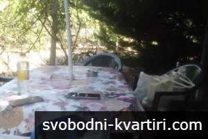 Давам под наем самостоятелна къща в Прослав