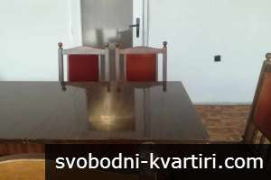 Давам под наем тристаен апартамент в Кючук Париж