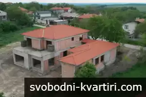 Къща за гости с магазин в с. Горица