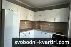 Тристаен над Спортна зала