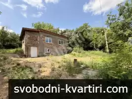 Къща с нов покрив в Горна Оряховица