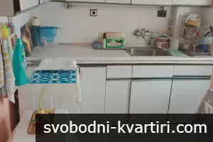Голям апартамент до градската градина - център