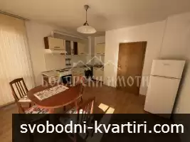 Тристаен апартамент в Идеален Център
