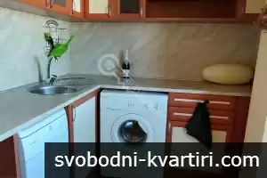 Тристаен апартамент в идеален център