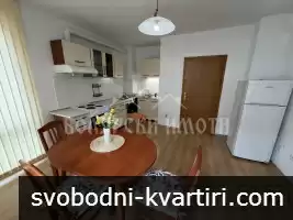 Тристаен апартамент в Идеален Център