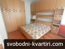 Апартамент с три спални до Полицията