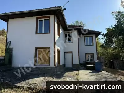 Тухлена къща в с. Длъжка Поляна