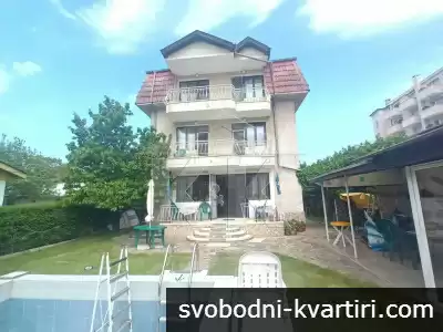 ЕКСКЛУЗИВНО! СВ. СВ. КОНСТАНТИН И ЕЛЕНА! ТРИСТАЕН АПАРТАМЕНТ С ПАРКОМЯСТО! НА  700 МЕТРА ОТ ПЛАЖА! 3 ТЕРАСИ! БАСЕЙН!