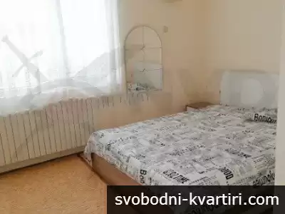 Дава се под наем тристаен апартамент в Център!
