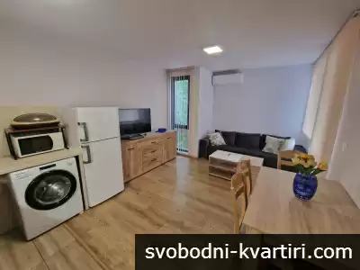 Тристаен апартамент под наем в широк център на гр. Благоевград, в близост до ЮЗУ „Неофит Рилски“