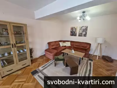 Тристаен апартамент под наем в широк център на град Благоевград