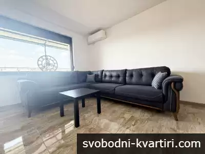 Апартамент с три спални и Гараж