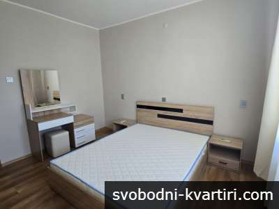 Етаж от къща с паркомясто широк център