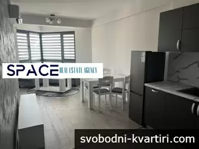 Тристаен апартамент - home office