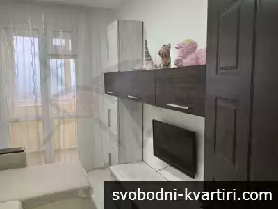 Дава се под наем двустаен апартамент във Възраждане 3!