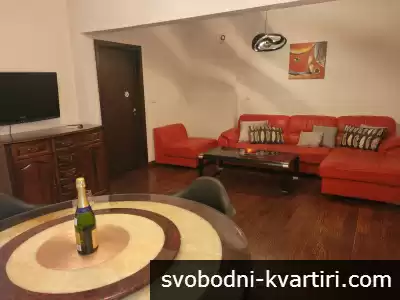 Четиристаен апартамент Маги - луксозно обзаведен с две спални под ВИНС до Морската градина и Летният театър