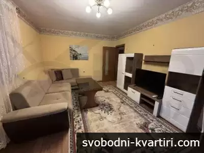 Дава се под наем тристаен апартамент в Център!