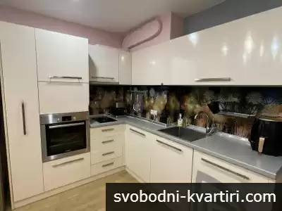 Център тристаен апартамент обзаведен #1754571417