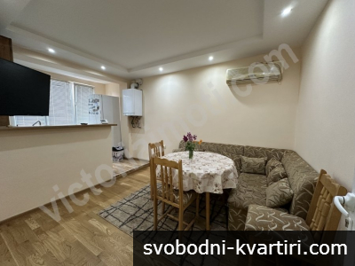Тристаен апартамент в кв. Акация