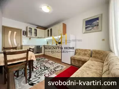 Уютен двустаен апартамент с просторна тераса в супер център до морската градина и 3-та Поликлиника