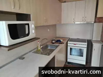 Тристаен до парк Дружба