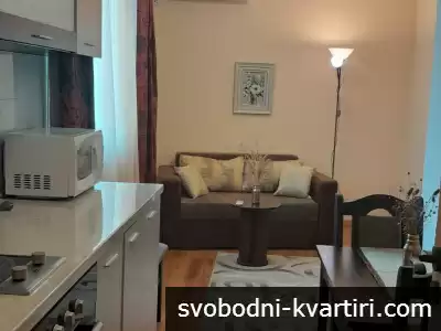 Модерно обзаведен двустаен апартамент в топ центъра на Велико Търново