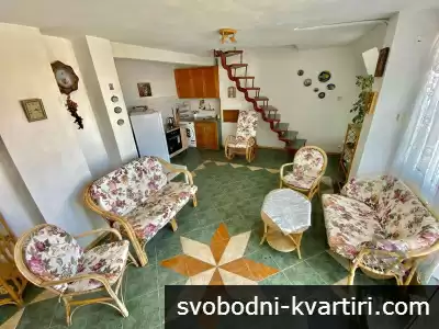 Лазур тристаен апартамент обзаведен #1754640258