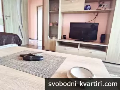 Център тристаен апартамент обзаведен #1750142898