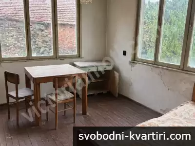 Етаж от къща в село Присово