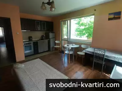 Даваме под наем тристаен апартамент в кв. Кючук Париж