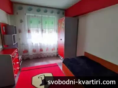 1025 Самостоятелна стая Въстанически